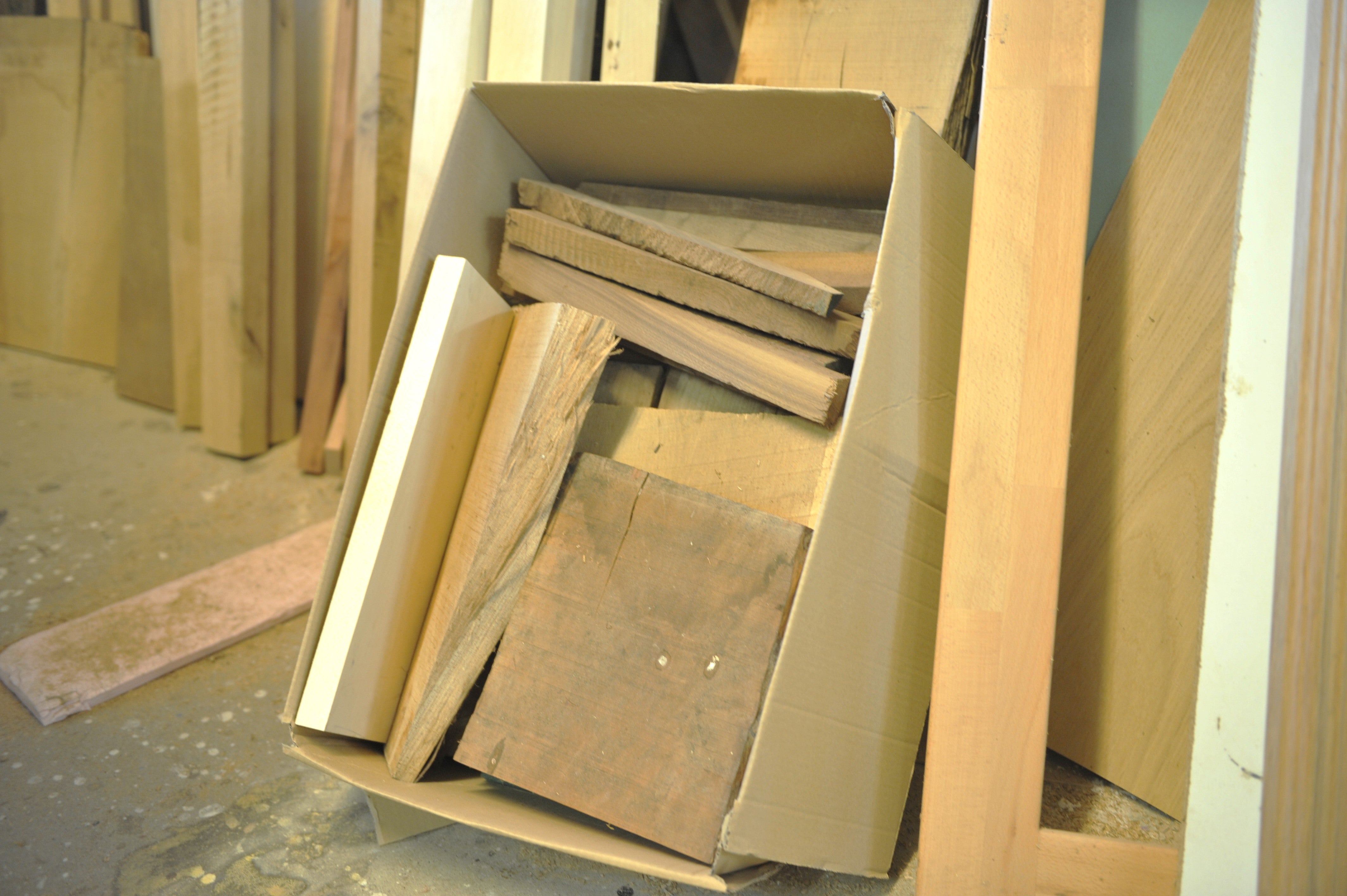 Holzreste aus Massivholz