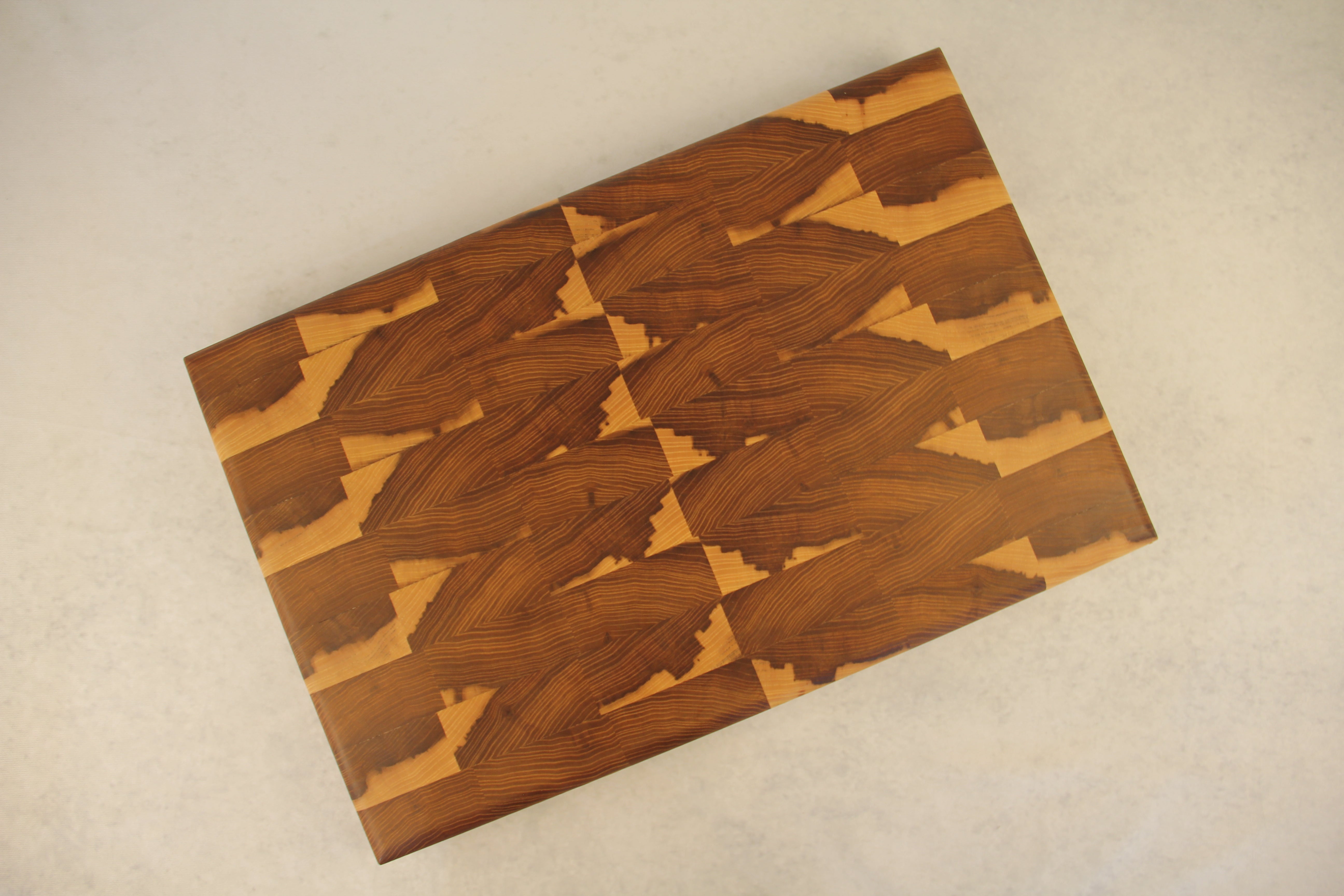 Rüster Stirnholz Schneidebrett