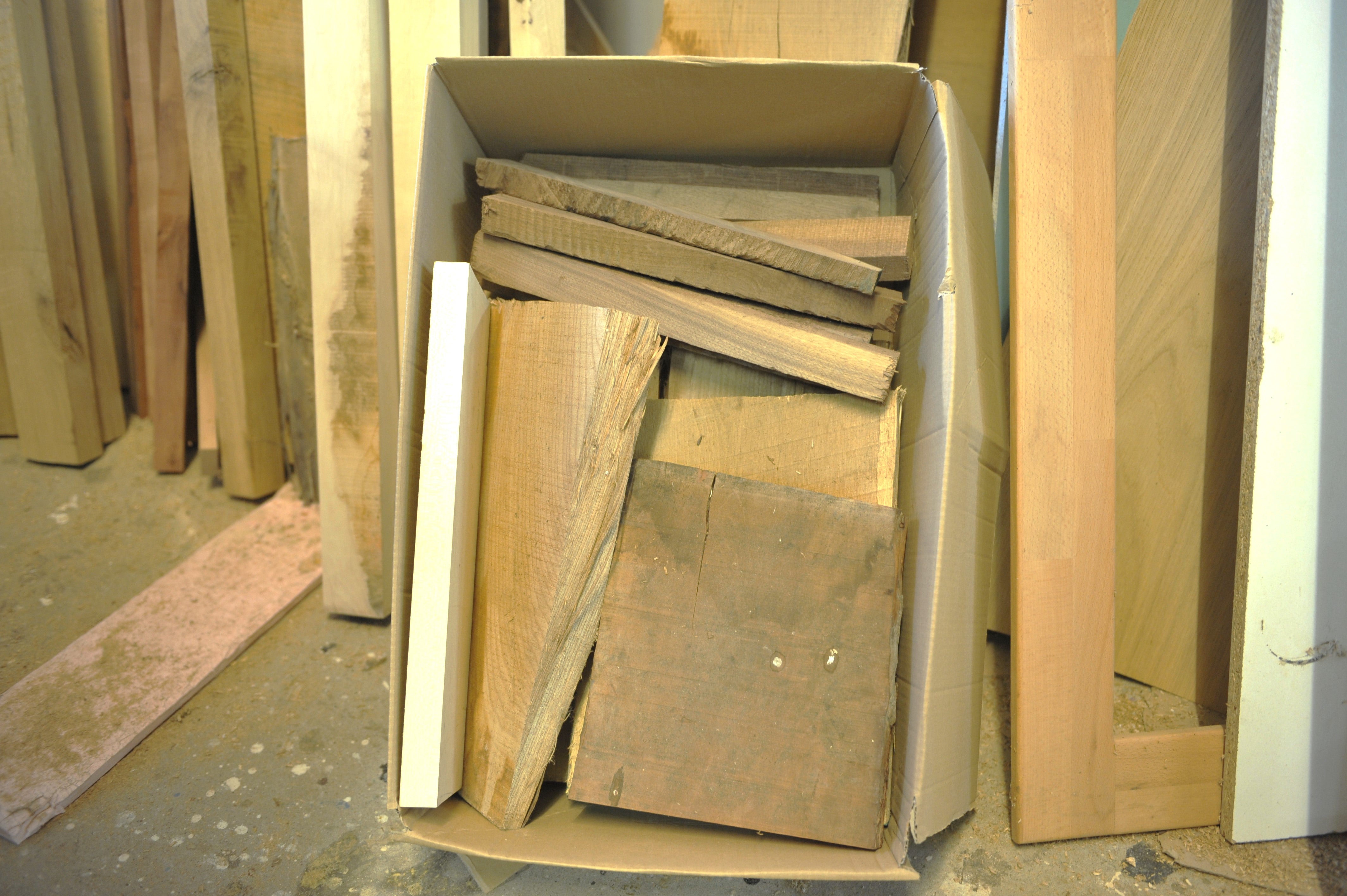 Holzreste aus Massivholz